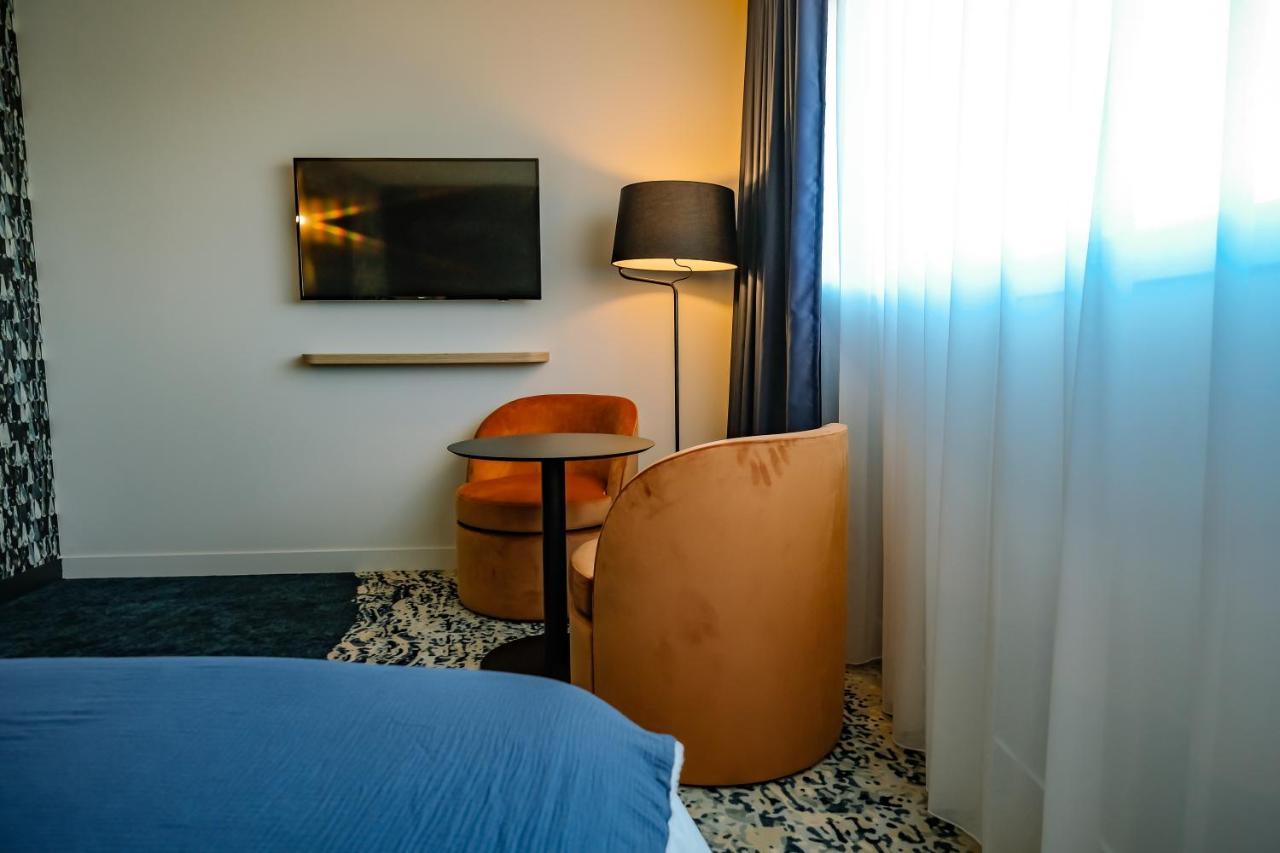 Live Hotels Bordeaux Lac ภายนอก รูปภาพ